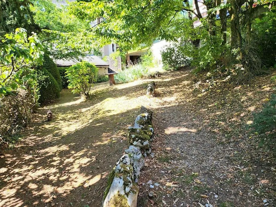 Agreable Studio Avec Parking, Centre-Ville. Aix-les-Bains