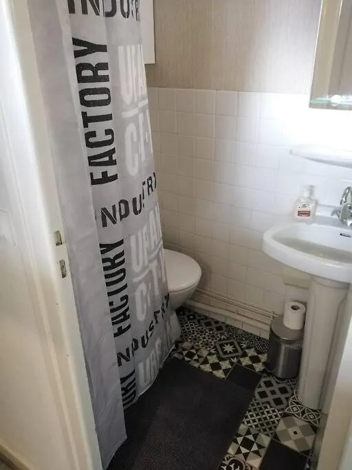 Agreable Studio Avec Parking, Centre-Ville. Aix-les-Bains Apartment